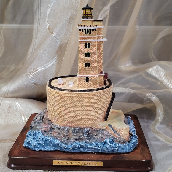 Oneida Other - Oneida studios Lighthouse.  Nautical Home Decor